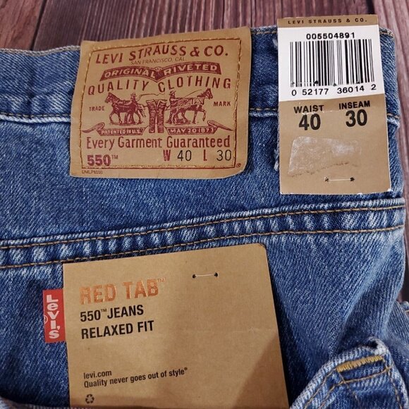 NWT Levis 550 Mens Size 40x30(31) Relaxed Fit Red Tab Denim Jeans Made in Canada - Picture 7 of 12
